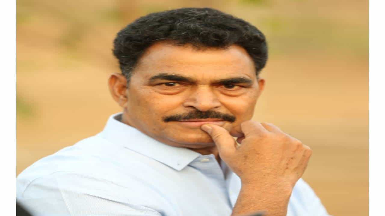 Sayaji Shinde : ही चेष्टा आहे का? एक झाड तोडलं तर आम्ही 100 लोकं... कुंभमेळ्यासाठी 1800 झाडं तोडणार! सयाजी शिंदे भडकले अन्...