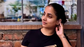 बाबा, थांब ना रे तू, जाऊ नको दूर.. सायली संजीवची अत्यंत भावूक पोस्ट