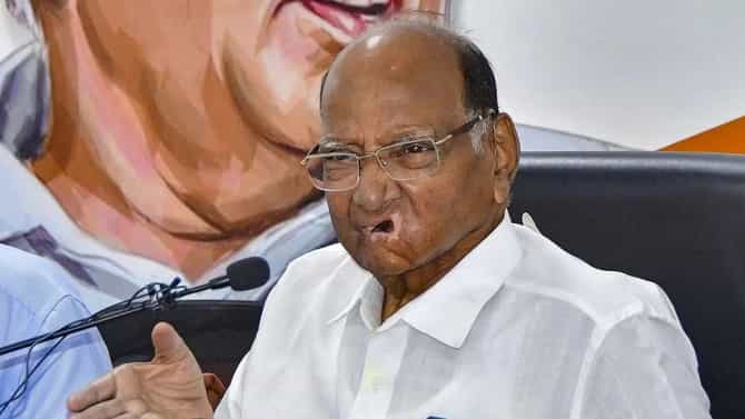 मोठी बातमी! ऐन निवडणुकीच्या तोंडावर शरद पवार गटाला धक्का, घडामोडींना वेग