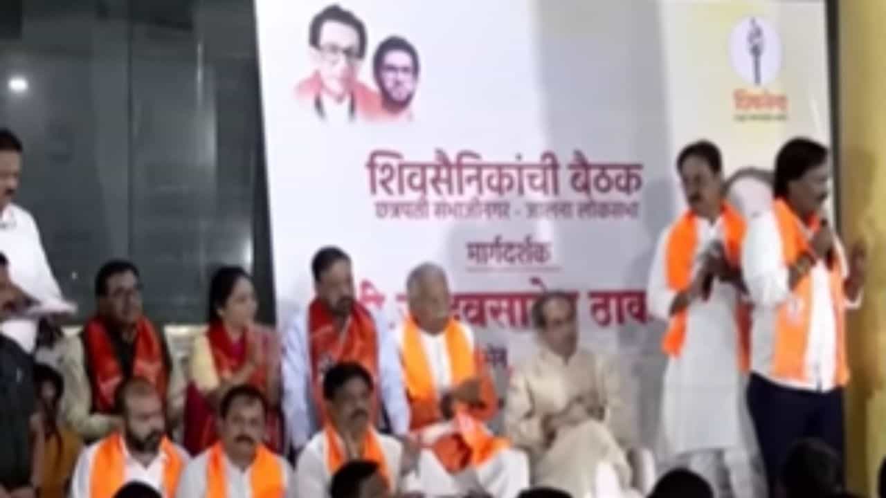 ठाकरे सेनेचे 40 स्टार प्रचारक निवडणुकीच्या मैदानात! यादी जाहीर