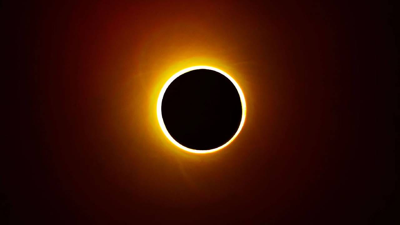 6 मिनिटे जग भरदिवसा बुडणार अंधारात, 100 वर्षात पहिल्यांदाच चमत्कार, तापमानही झपाट्याने..