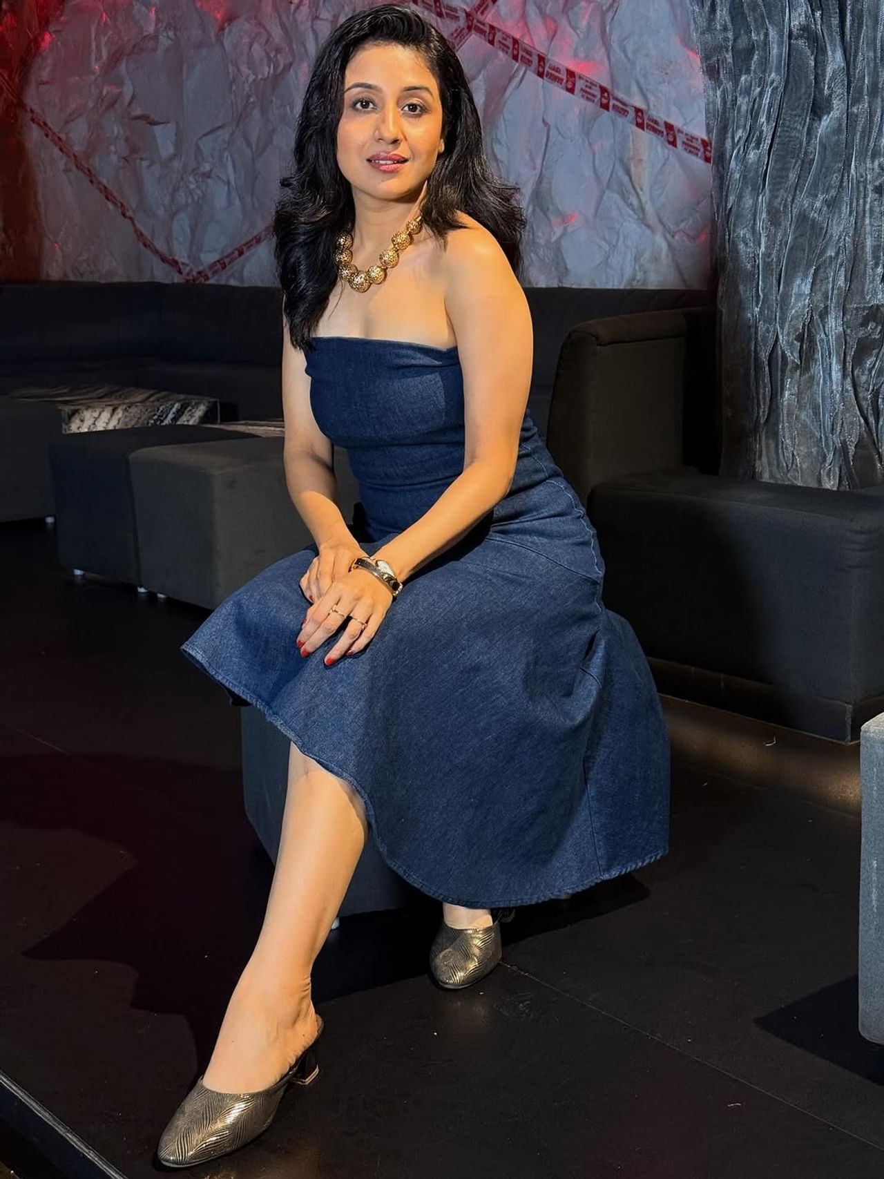 परिधी हिने अनेक मालिकांमध्ये काम केलं पण ‘जोधा अकबर’ या मालिकेमुळे परिधी हिच्या लोकप्रियतेत आणि प्रसिद्धीमध्ये मोठी वाढ झाली. परिधी शर्माने आपल्या करिअरची सुरुवात ‘तेरे मेरे सपने’मधून केली होती. 