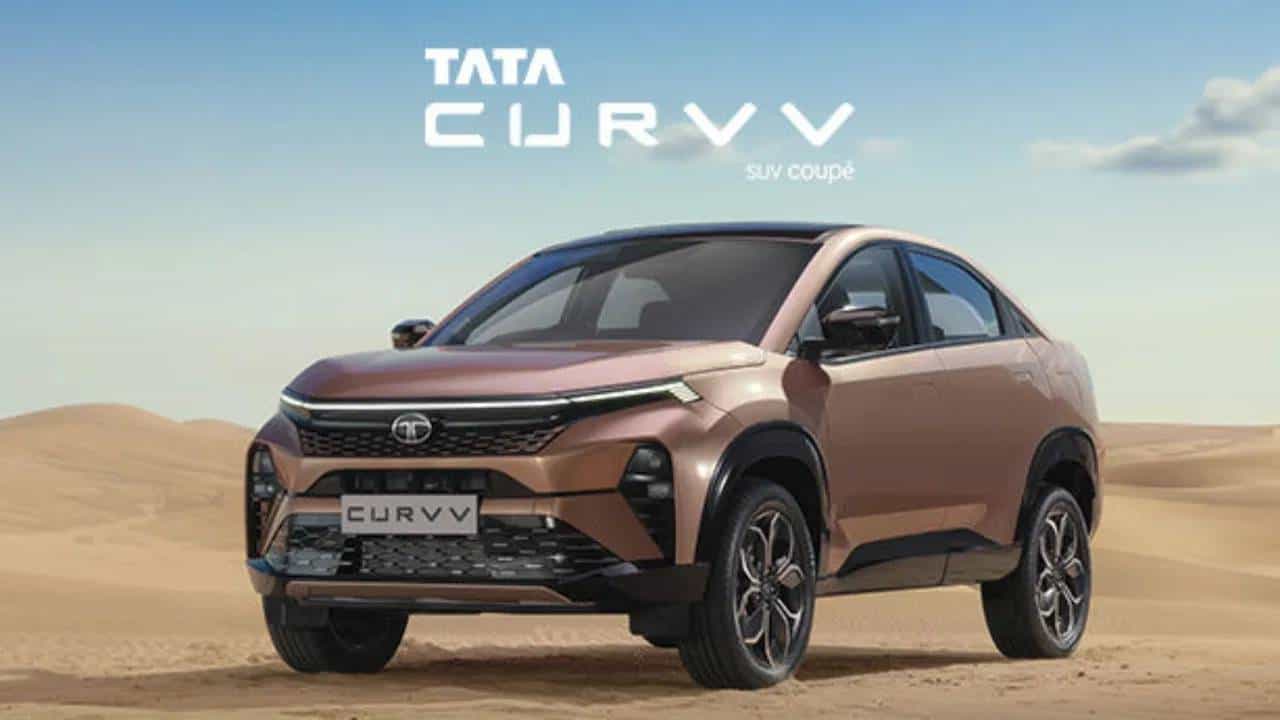 Tata Curvv Price : 5 स्टार सेफ्टी रेटिंग सह येणाऱ्या या SUV ला BNCAP क्रॅश टेस्टच्या चाइल्ड सेफ्टीमध्ये 49 पैकी 43.66 आणि एडल्ट सेफ्टीमध्ये 32 पैकी 29.50 पॉइंट मिळाले. या एसयूवीची किंमत 9 लाख 99 हजार रुपयाने (एक्स शोरूम) सुरु होते. (फोटो- टाटा मोटर्स)