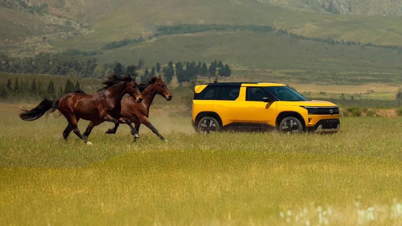 टाटाच्या नव्या कारची देशात हवा, Tata Sierra चे फीचर्स वाचून थक्क व्हाल; किंमत फक्त... टाटाच्या नव्या कारची देशात हवा, Tata Sierra चे फीचर्स वाचून थक्क व्हाल; किंमत फक्त...