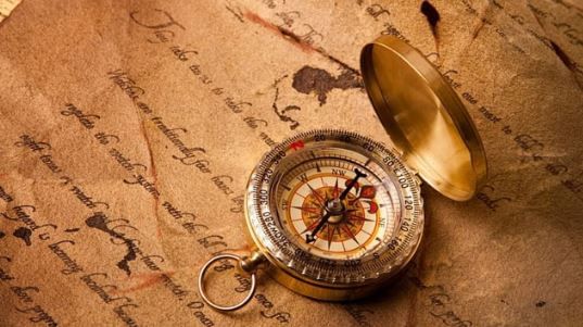 त्यामुळेच तुम्ही काही वस्तुशास्त्राचे नियम पाळले तर तुमच्याजवळ धनसंपत्ती, पैसे टिकून राहू शकतात. यातील पहिला उपाय म्हणजे घराची उत्तर दिशा स्वच्छ ठेवावी. वास्तूशास्त्रानुसा घराची उत्तर दिशा ही संपत्तीच्या प्रवेशाचे द्वार असते. त्यामुळे ही दिशा नेहमी स्वच्छ ठेवावी. 