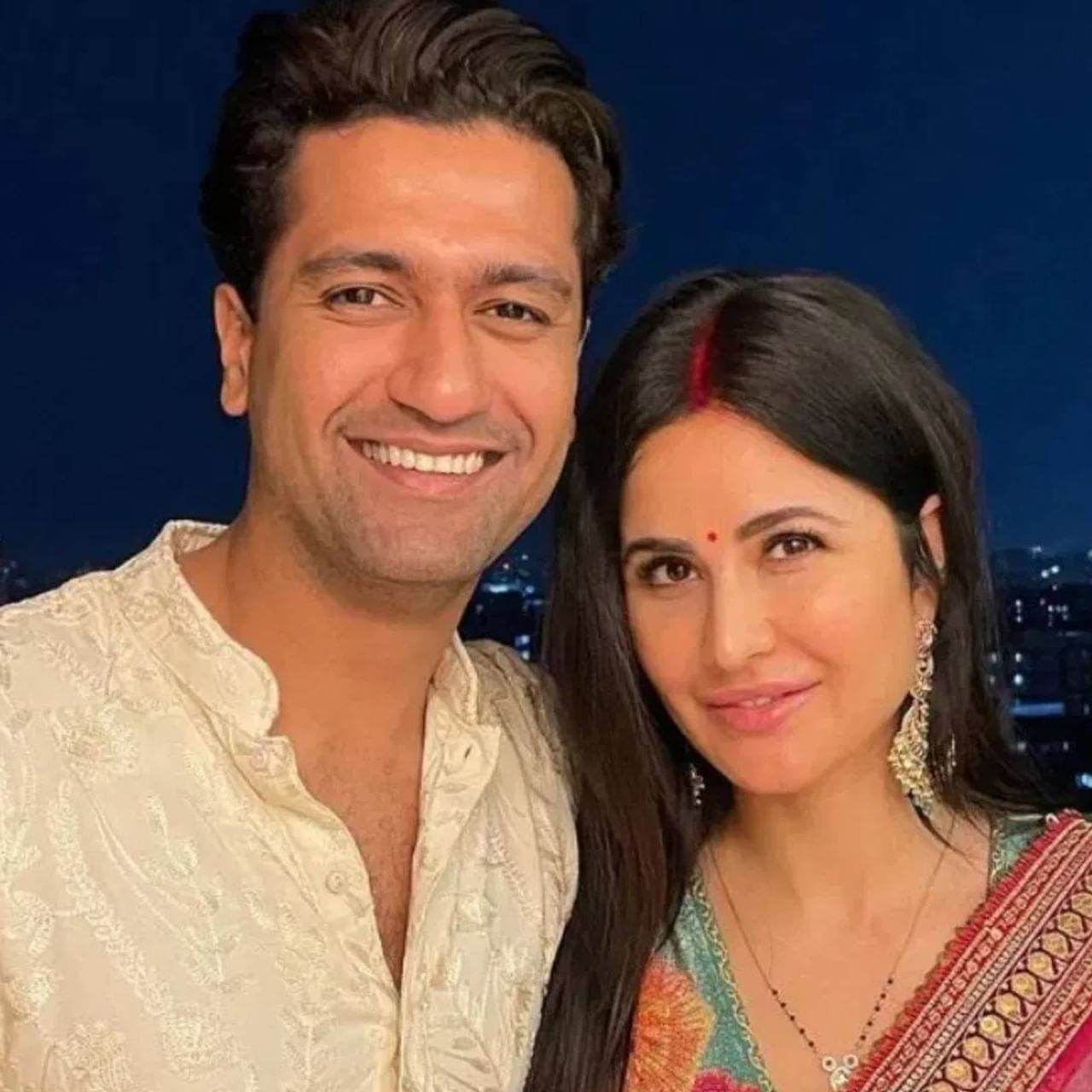 बॉलिवूड अभिनेत्री कतरिना कैफच्या घरी आनंदाचं वातावरण आहे. अभिनेत्री आई बनलीय. पती विकी कौशल पिता बनलाय. दोन्ही कलाकारांवर शुभेच्छाचा वर्षाव होतोय. सोबतच एका मंदिराची चर्चा होतेय, जिथे काही काळापूर्वी कतरिना कैफ गेली होती. 