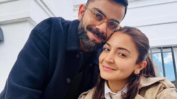 भारतीय क्रिकेट संघाचा माजी कर्णधार विराट कोहली हा आज त्याचा ३७ वा वाढदिवस साजरा करत आहे. विराटने कसोटी क्रिकेटमधून निवृत्ती घेतली असली तरी तो वनडे सामन्यांसाठी भारतीय संघात आपले योगदान देत आहे. अभिनेत्री अनुष्का शर्मा ही त्याची पत्नी आहे. आज त्याच्या वाढदिवसानिमित्त काही महत्त्वाच्या गोष्टी जाणून घेऊया.