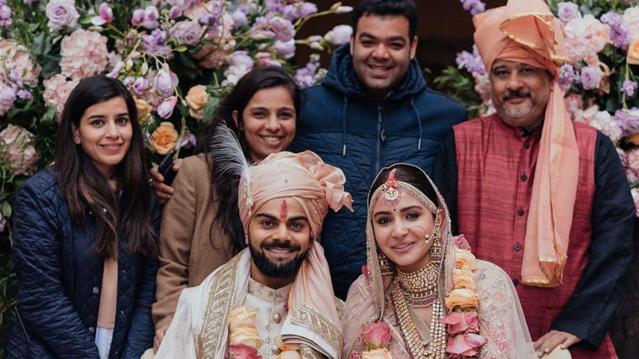 अनेक वर्षे डेटिंग केल्यानंतर या पॉवर कपलने डिसेंबर २०१७ मध्ये लग्न केले. आज त्यांना एक मुलगी आणि एक मुलगा अशी दोन अपत्ये आहेत.