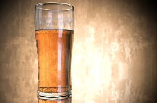 मद्यांमध्ये व्होडका सर्वाधिक क्लीन ड्रिंक मानले जाते. परंतु व्होडका हे सर्वाधिक नैसर्गिक आहे किंवा नाही, याबाबत वेगवेगळी मतं व्यक्त केली जातात. बटाटा किंवा धान्य यापासून व्होडका तयार केला जातो. व्होडका तयार करताना अनेकवेळा डिस्टिलेशन केले जाते.   