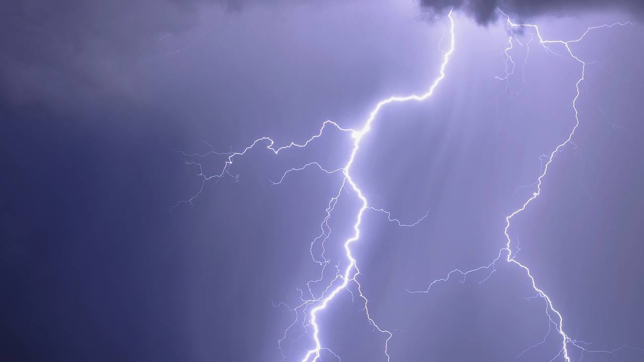 राज्यावर पुन्हा संकट! थंडीसोबतच कोसळधार पाऊस, अलर्ट जारी, मोठा इशारा, पुढील 48 तास अत्यंत...