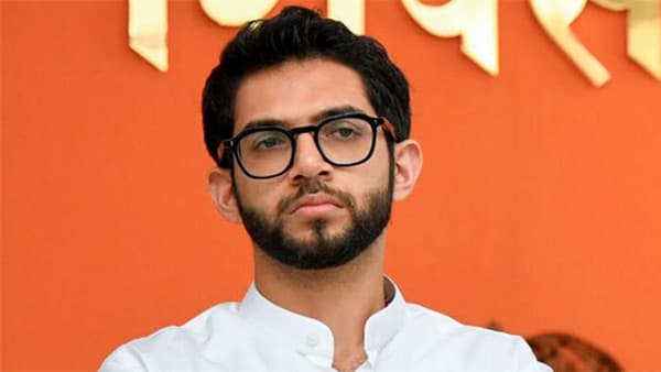 शिवसेना ठाकरे गटाला धक्का, आदित्य ठाकरेंच्या निकटवर्तीयाचा मोठा निर्णय, पक्षात खळबळ