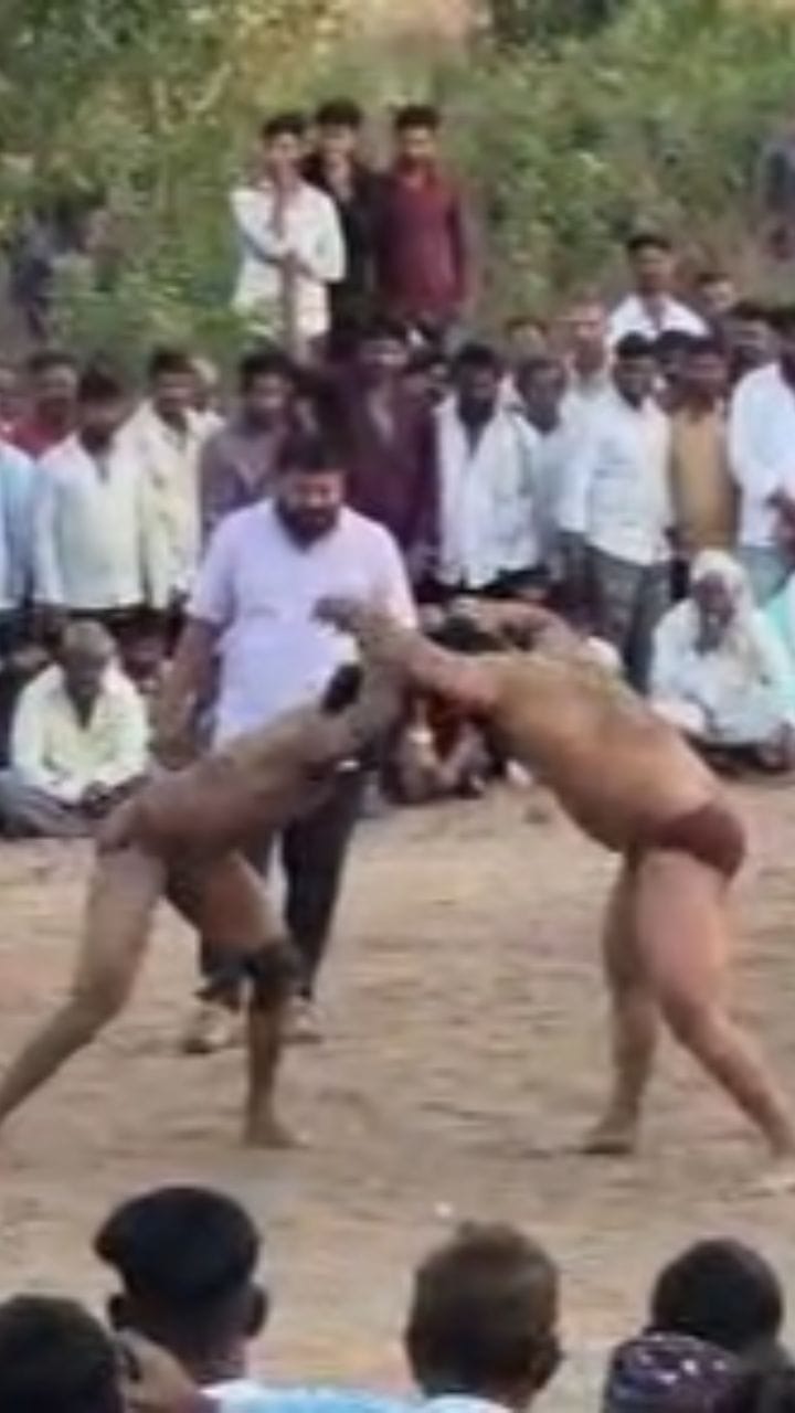 जळगाव : जामडी गावात यात्रेनिमित्त रंगला कुस्त्यांचा आखाडा