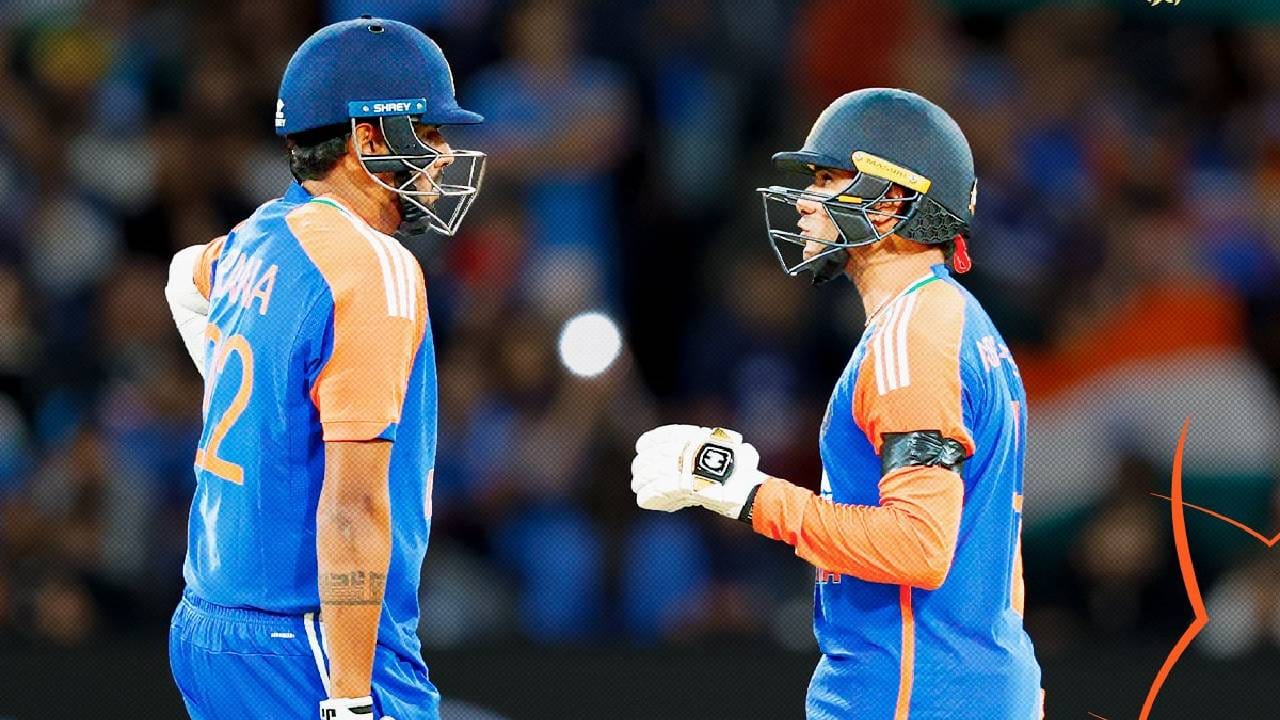 अभिषेक शर्माने 2025 या वर्षात तीन शतके आणि नऊ अर्धशतके झळकावली आहेत. त्यामुळे अभिषेक शर्मा मोठी खेळी करू शकतो. धर्मशाला येथे दक्षिण आफ्रिकेविरुद्ध 87 किंवा त्याहून अधिक धावा केल्या तर 2025 मध्ये भारतासाठी टी20 मध्ये सर्वाधिक धावा करणारा फलंदाज ठरेल. (फोटो- BCCI Twitter)