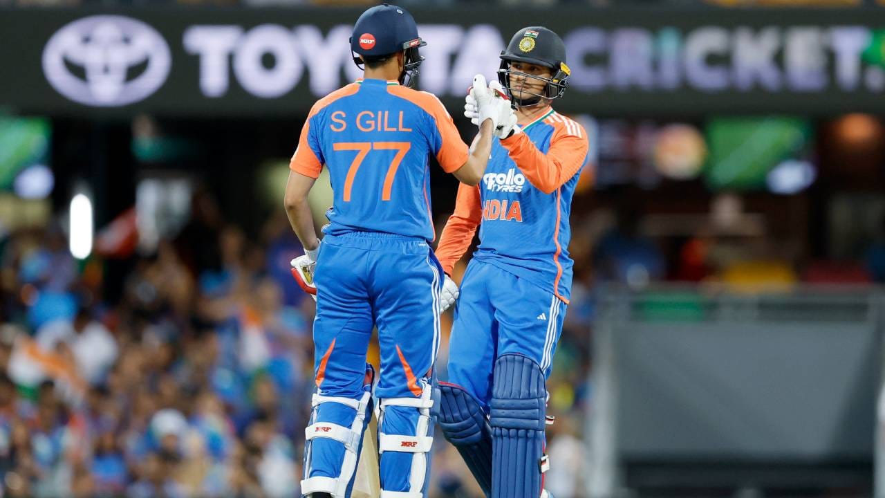 भारत आणि दक्षिण आफ्रिका यांच्यातील पाच सामन्यांच्या टी20 मालिकेतील तिसरा सामना धर्मशाळा येथील हिमाचल प्रदेश क्रिकेट असोसिएशन स्टेडियमवर खेळला जाणार आहे. या सामन्यात जिंकणाऱ्या संघाला मालिका जिंकण्यासाठी पुढे दोन संधी असणार आहेत. (फोटो- BCCI Twitter)