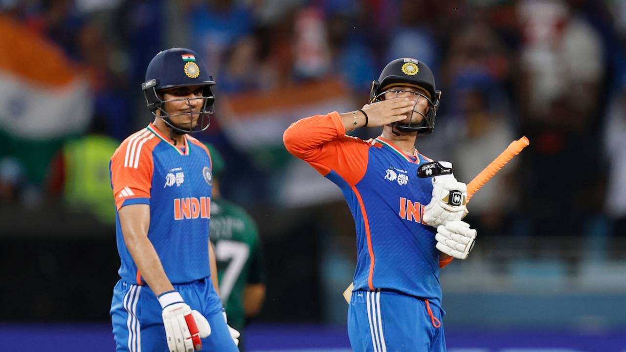 पाकिस्तानमधील गुगल सर्च ट्रेंडमध्ये पाकिस्तानी स्टार खेळाडू बाबर आझम आणि शाहीन शाह आफ्रिदी हे टॉप 10 मध्येही नाहीत. सैम अयुब सहाव्या स्थानावर होता. त्यामुळे यावर्षी पाकिस्तानी लोकांनी पाकिस्तानी खेळाडूंपेक्षा अभिषेक शर्माला जास्त सर्च केले. (फोटो- ACC)