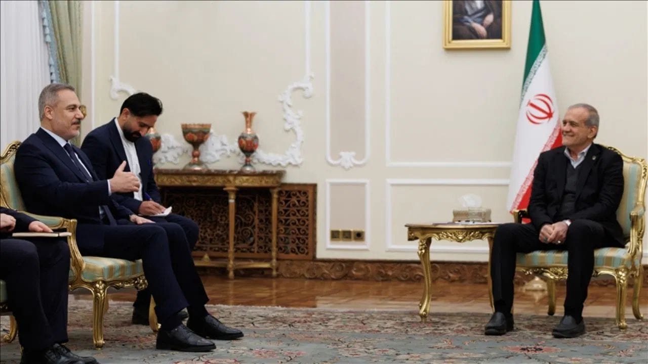 इराण, सौदी आणि तुर्की....तेहरानमध्ये 3 ताकदवान मुस्लीम देशांची बैठक, काय खिचडी शिजतेय? इराण, सौदी आणि तुर्की....तेहरानमध्ये 3 ताकदवान मुस्लीम देशांची बैठक, काय खिचडी शिजतेय?