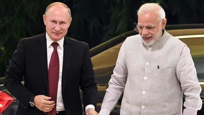 नवी दिल्लीत व्लादिमिर पुतिन यांचे ग्रँड वेलकम, पंतप्रधान मोदी यांनी आलिंगन देत केले जोरदार स्वागत