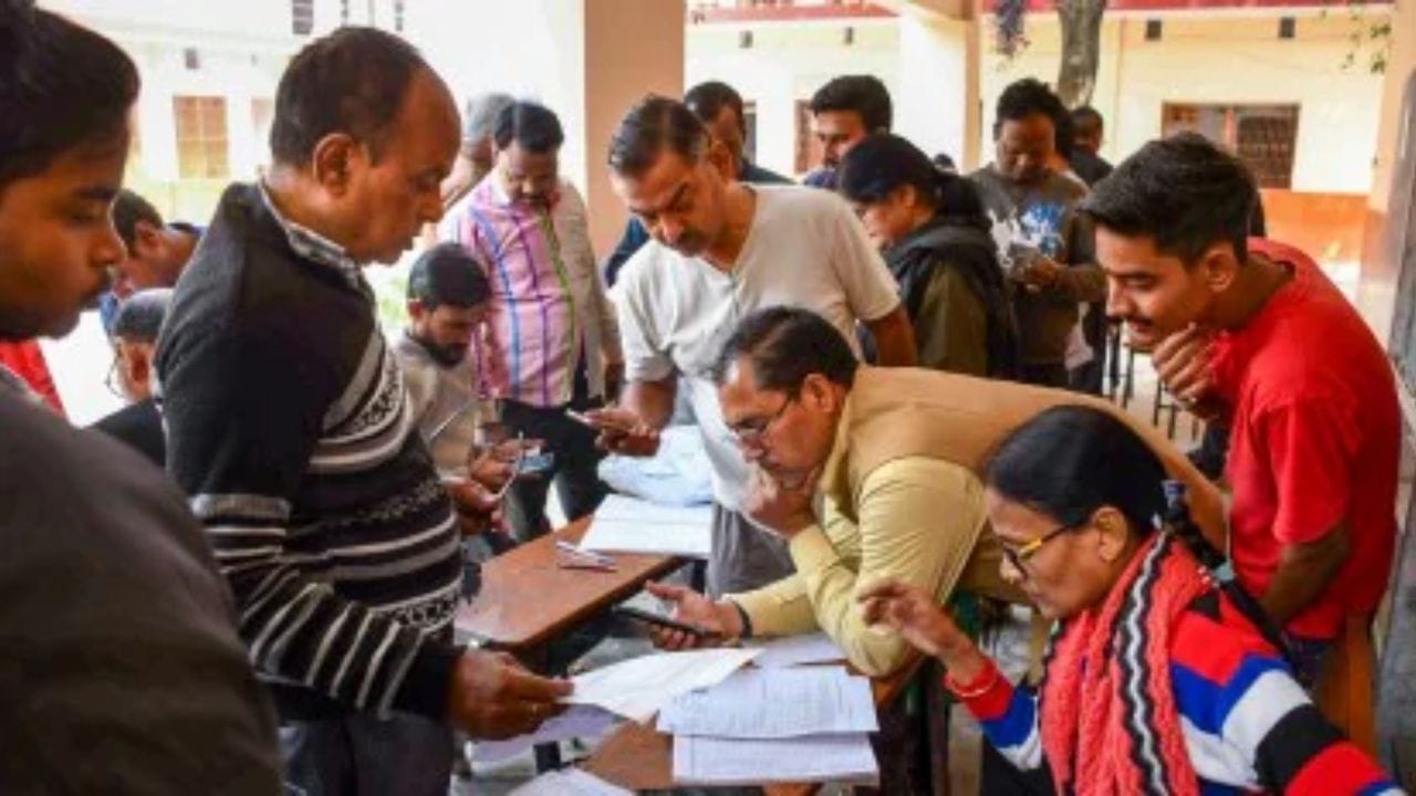 SIR फॉर्म ऑनलाइन कसा भरायचा? जाणून घ्या स्टेप बाय स्टेप प्रक्रिया SIR फॉर्म ऑनलाइन कसा भरायचा? जाणून घ्या स्टेप बाय स्टेप प्रक्रिया