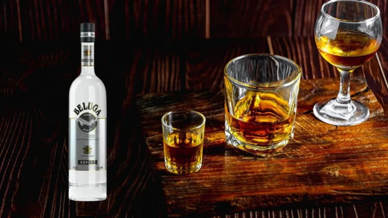  Beluga हा रशियाचा एक हायएंड ब्रँड आहे. जो चांगली क्वालिटी आणि वारशासाठी ओळखला जातो. सैबेरियातील शुद्ध स्प्रिंग वॉटरपासून तयार केलेली व्हिस्की युरोपीय ओक बॅरेल हळूहळू मुरत ठेवलेली असते. या वापरला जाणारा स्लो-फर्मेंटेशन प्रोसेस सामान्य व्हिस्कीच्या तीन पट जास्त असतो. त्यामुळे या व्हिस्कीचा स्वाद अत्यंत स्मूद, रिच आणि फुल-बॉडी असतो