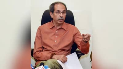 तेव्हा कोणत्या टोपीखाली हिंदुत्व जातं? उद्धव ठाकरेंचा केंद्राला सवाल