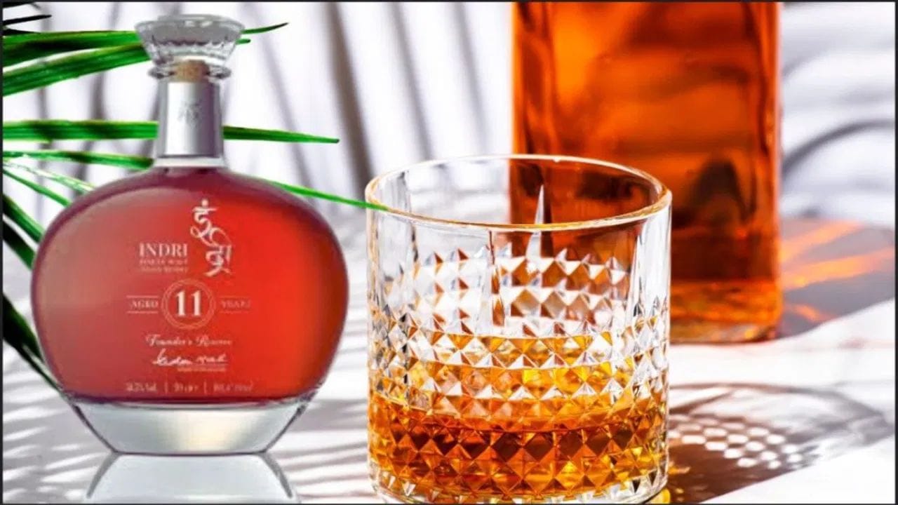 Indri ची निवड 2024 International Whisky Competition (IWC) मध्ये बेस्ट इंडियन व्हिस्की आणि बेस्ट सिंगल माल्ट इंडियन व्हिस्की म्हणून झाली.याशिवाय अनेक आंतरराष्ट्रीय स्पर्धांत तिने अनेक मेडल जिंकले आहेत. ही व्हिस्की देखील सहा - रॉच्या इंडियन बार्लीपासून डिस्टील केली जाते. भारताच्या उष्ण हवामानात पूर्ण 11 वर्षांत मॅच्युअर होते. एवढी दीर्घ काळ मुरल्याने तिची चव भन्नाट असते.