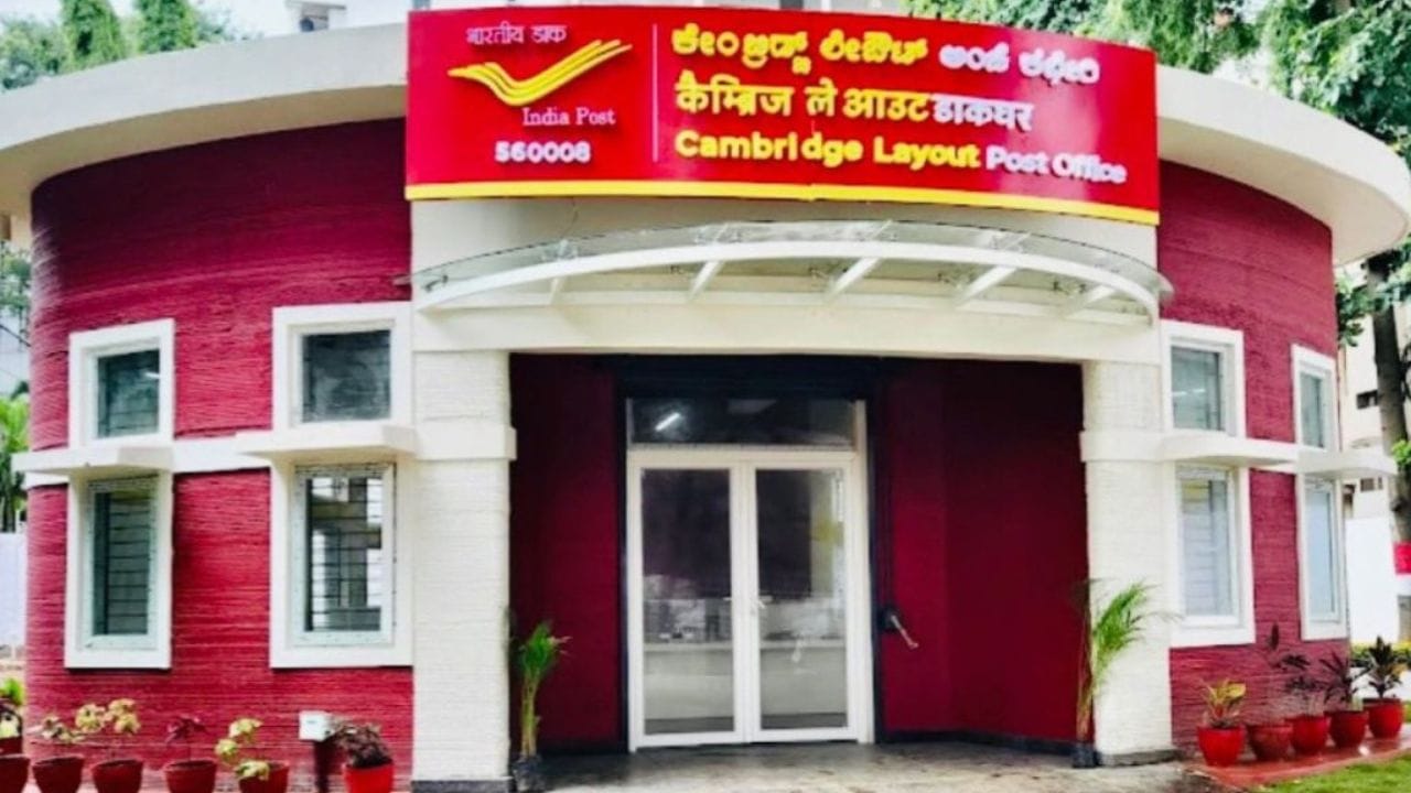 अकाऊंट कसे उघडायचे ? : MIS स्कीममध्ये खाते उघडण्यासाठी तुम्हाला पोस्ट ऑफीसात सेव्हींग्स अकाऊंट उघडणे गरजेचे आहे. अकाऊंट उघडताच फिक्स्ड मासिक उत्पन्न लागलीच सुरु होते. आणि तुम्ही पैशांचा वापर तुमच्या मर्जीने करु शकता.ही योजना खास करुन त्या लोकांसाठी फायद्याची आहे, जे सुरक्षित आणि नियमित उत्पन्नाच्या शोधात आहेत. 