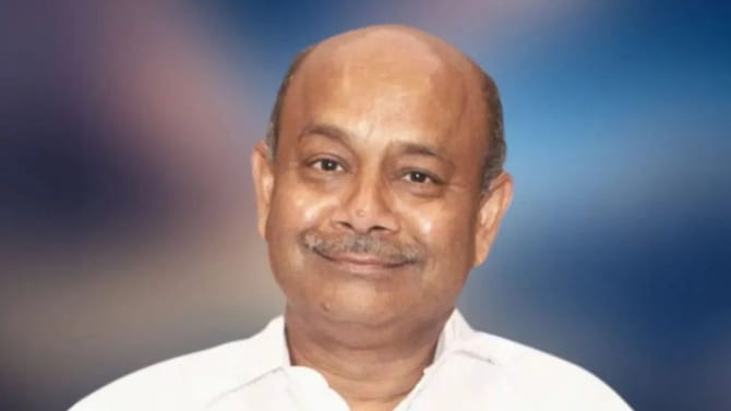 वडीलांच्या मृत्यूनंतर शिक्षण सुटले, बनले भारताचे 6 वे श्रीमंत उद्योजक