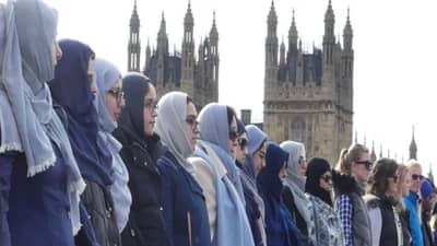 कधी काळी गोऱ्या साहेबांचा देश होता,आता मिनी पाकिस्तान म्हटला जातोय ? काय कारण ?