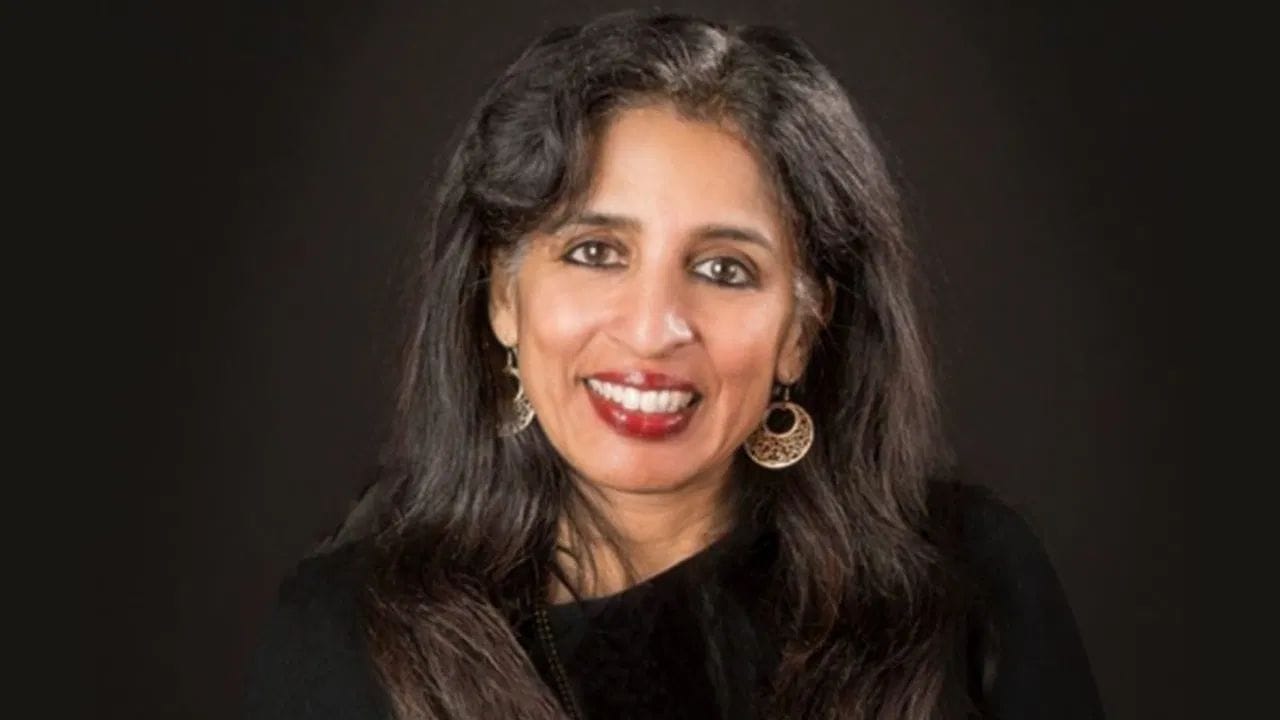 जयश्री यांच्याजवळ अरिस्टाचे सुमारे 3% शेअर्स आहेत. त्यामुळे त्यांची नेटवर्थ 5.7 अब्ज डॉलर ( सुमारे 50,730 कोटी ) झाली आहे. 2025 च्या हुरुन रिच लिस्टमध्ये त्या भारतीय वंशाच्या सर्वात श्रीमंत प्रोफेशनल बनल्या आहेत.हे यश केवळ पैशाचे नाही तर प्रभावाचे देखील आहे. जयश्री यांनी दाखवून दिले की महिला टेकमध्ये टॉपवर पोहचू शकतात.हुरुन रिपोर्टनुसार मायक्रोसॉफ्टचे सीईओ सत्या नडेला याची नेटवर्थ 9,770 कोटी रुपये आहे, जी जयश्री उल्लाल यांच्या तुलेनत खूपच कमी आहे.तर सुंदर पिचाई ₹5,810 कोटी रुपयांसह यादीत सातव्या स्थानावर आहेत.