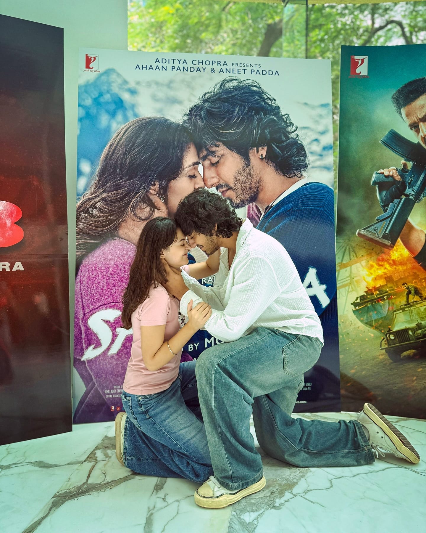 आमची हीच मैत्री आणि या मैत्रीची जादू केवळ अभिनयापुरती मर्यादित नव्हती. ती केमिस्ट्री चित्रपटातही दिसली. त्यामुळेच सैय्यारा हा चित्रपट सुपरहिट ठरला, असे अनीत पड्डा म्हणाली. जेव्हा दोन लोक खरोखरच चांगले मित्र बनतात, तेव्हा ऑन‑स्क्रीन केमिस्ट्री प्लॅन करण्याची गरजच नसते. जे काही होतं, ते सहज आणि नैसर्गिकपणे होतं, अशी प्रतिक्रिया अहान पांडेने दिली.