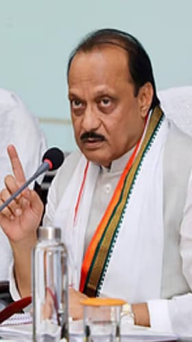 कडाक्याच्या थंडीत अजितदादा टपरीवर पोहोचले अन् थेट..