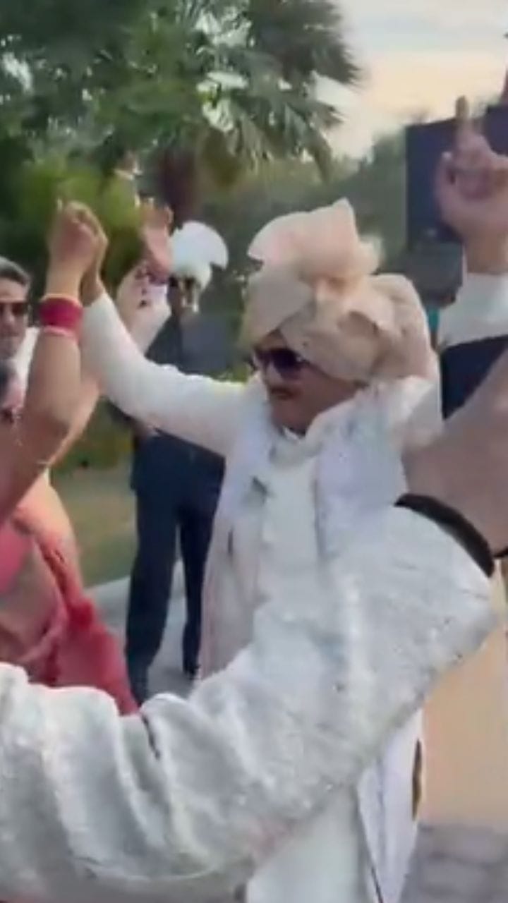 Video : लेकाच्या लग्नात अजितदादांचा झिंगाट डान्स