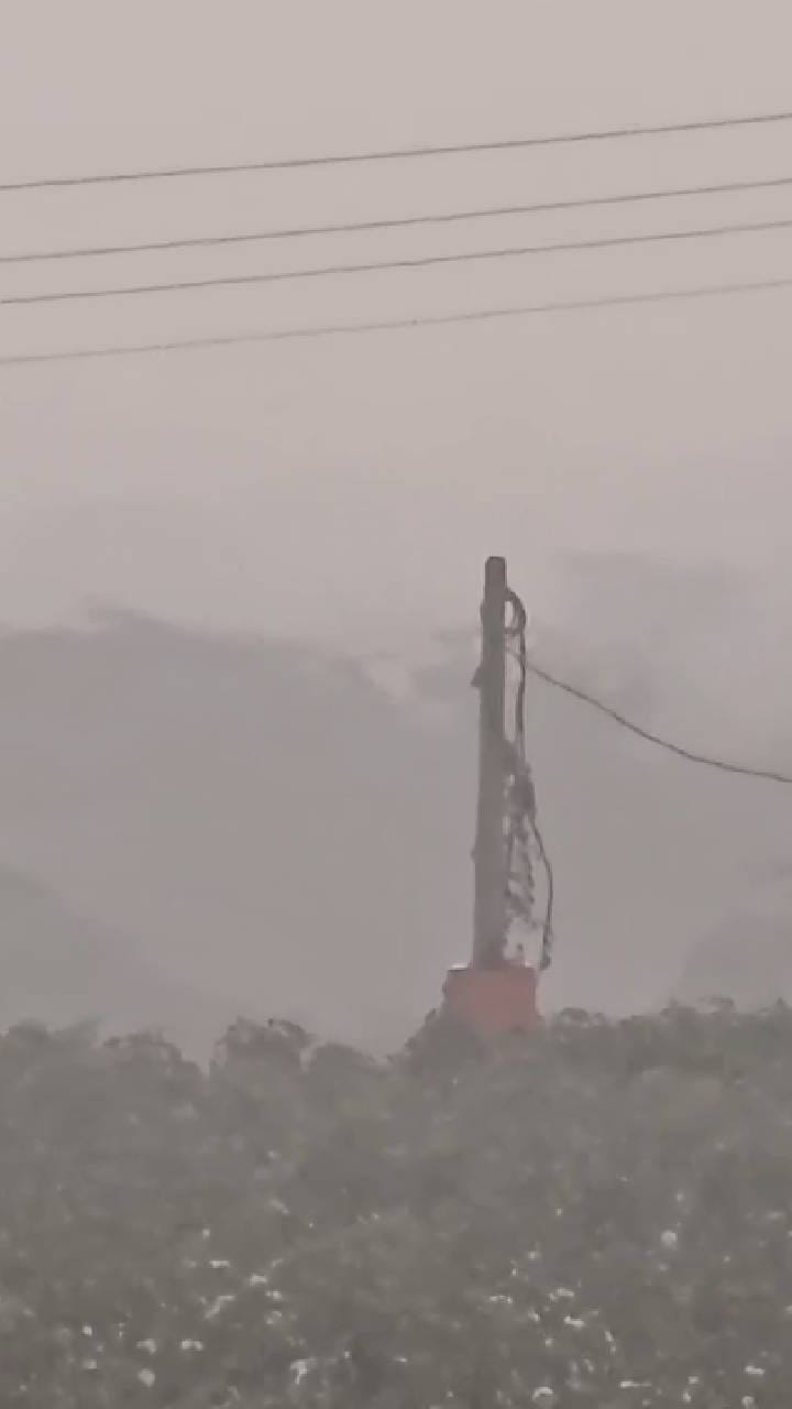 अकोला जिल्हातल्या गांधीग्राम नदीवर धुक्याची चादर