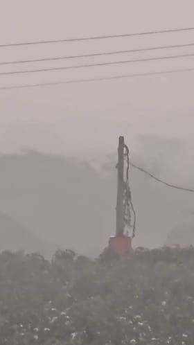 अकोला जिल्हातल्या गांधीग्राम नदीवर धुक्याची चादर.