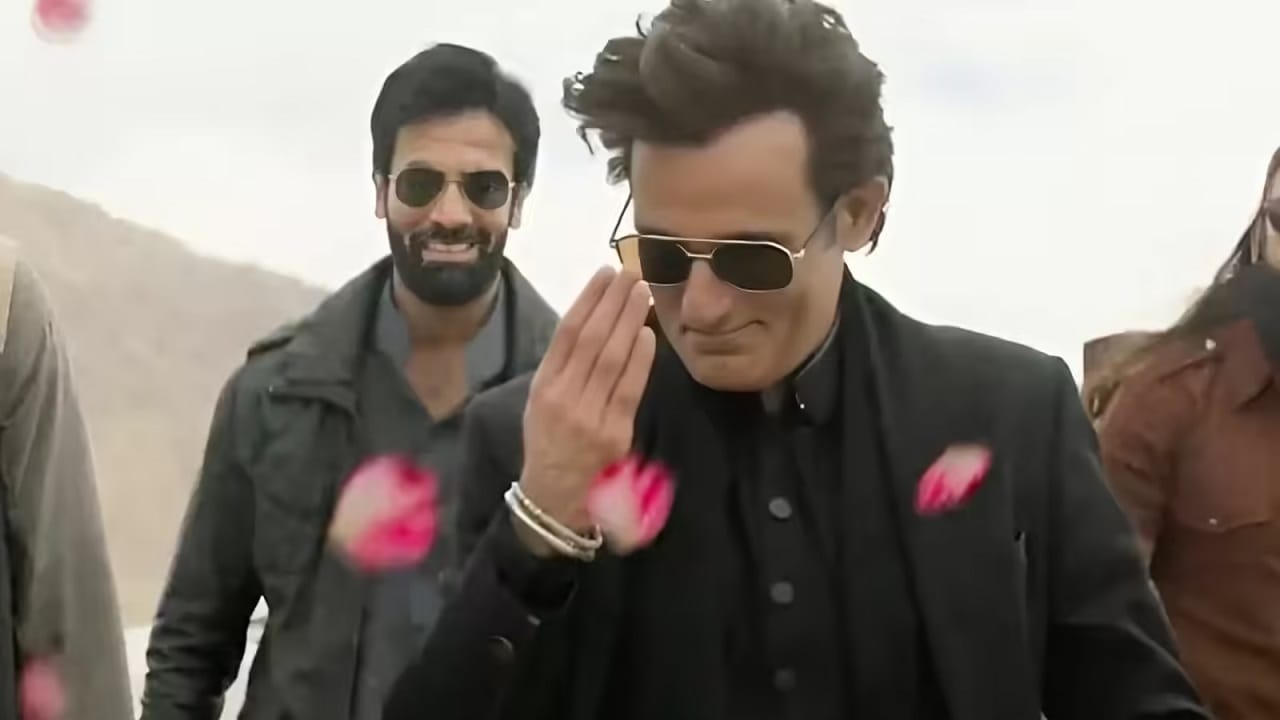 अभिनेता म्हणालेला 'मी कोणत्याच धर्मावर विश्वास ठेवत नाही... मी फक्त आणि फक्त देवावर विश्वास ठेवतो मी कोणता तत्वज्ञानी नाही... आणि मी कोणत्या गोष्टीच्या शोधात नाही...' असं देखील अक्षय म्हणालेला.