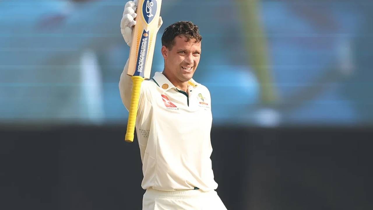 एलेक्स कॅरीने त्याच्या खेळीदरम्यान तीन अर्धशतकी भागीदारी केली. उस्मान ख्वाजासोबत पाचव्या विकेटसाठी 91 धाव, जोश इंग्लिससोबत सहाव्या विकेटसाठी 59 धावा आणि स्टार्कसोबत आठव्या विकेटसाठी 50 धावा केल्या. या तीन भागीदारींमुळे ऑस्ट्रेलियाने पहिल्या डावात 326 धावांचा पल्ला गाठला. (फोटो- GETTY)