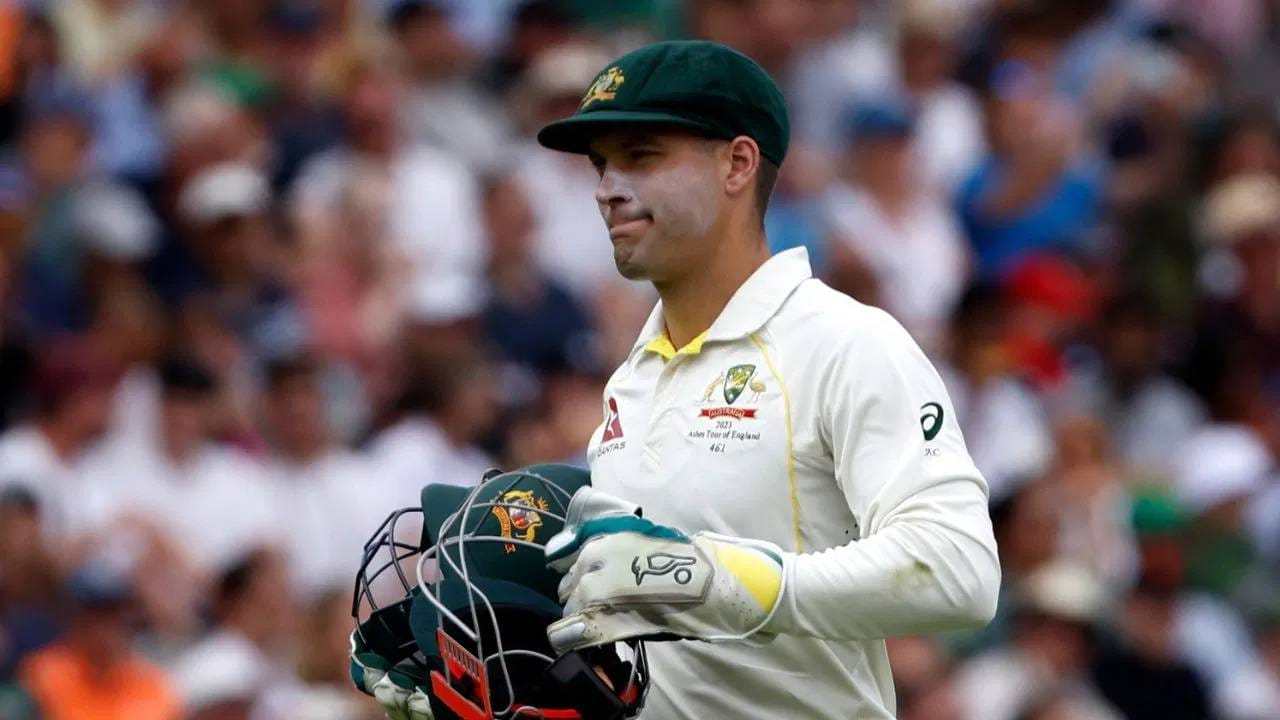 ऑस्ट्रेलियाच्या पहिल्या चार विकेट 100 धावांच्या आत पडल्या होत्या. त्यानंतर एलेक्स कॅरी फलंदाजीला आला आणि त्याने डाव सावरला. यात 72 धावांवर असताना त्याला नशिबाची साथ मिळाली. एलेक्सने इंग्लंडला बॅकफूटवर ढकलण्यात यश मिळवले. (फोटो- AFP)