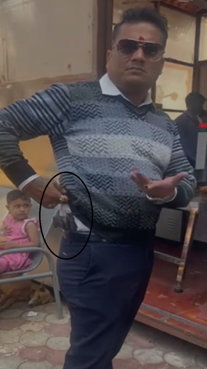 Kolhapur : अंबाबाई मंदिरात भक्तांची सुरक्षा वाऱ्यावर