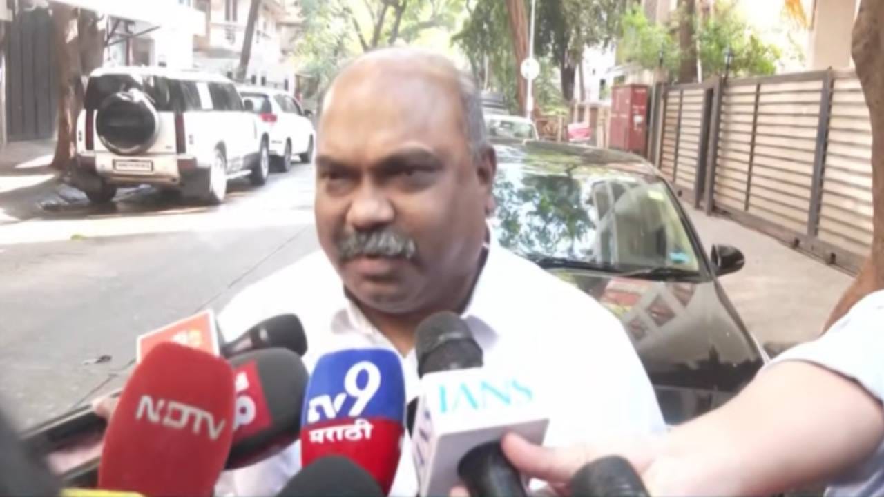 Anil Parab : ठाकरे बंधूंची युती कधी होणार? काँग्रेस सोबत असणार? राज ठाकरेंच्या भेटीनंतर परबांनी स्पष्टच सांगितलं... Anil Parab : ठाकरे बंधूंची युती कधी होणार? काँग्रेस सोबत असणार? राज ठाकरेंच्या भेटीनंतर परबांनी स्पष्टच सांगितलं...