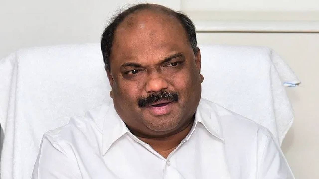 Uddhav Thackeray Shivsena : मातोश्रीवर मध्यरात्री काय घडलं? अनिल परब बैठकीतून तडक का निघून गेले? कुठल्या नेत्यासोबत वाकयुद्ध? Uddhav Thackeray Shivsena : मातोश्रीवर मध्यरात्री काय घडलं? अनिल परब बैठकीतून तडक का निघून गेले? कुठल्या नेत्यासोबत वाकयुद्ध?