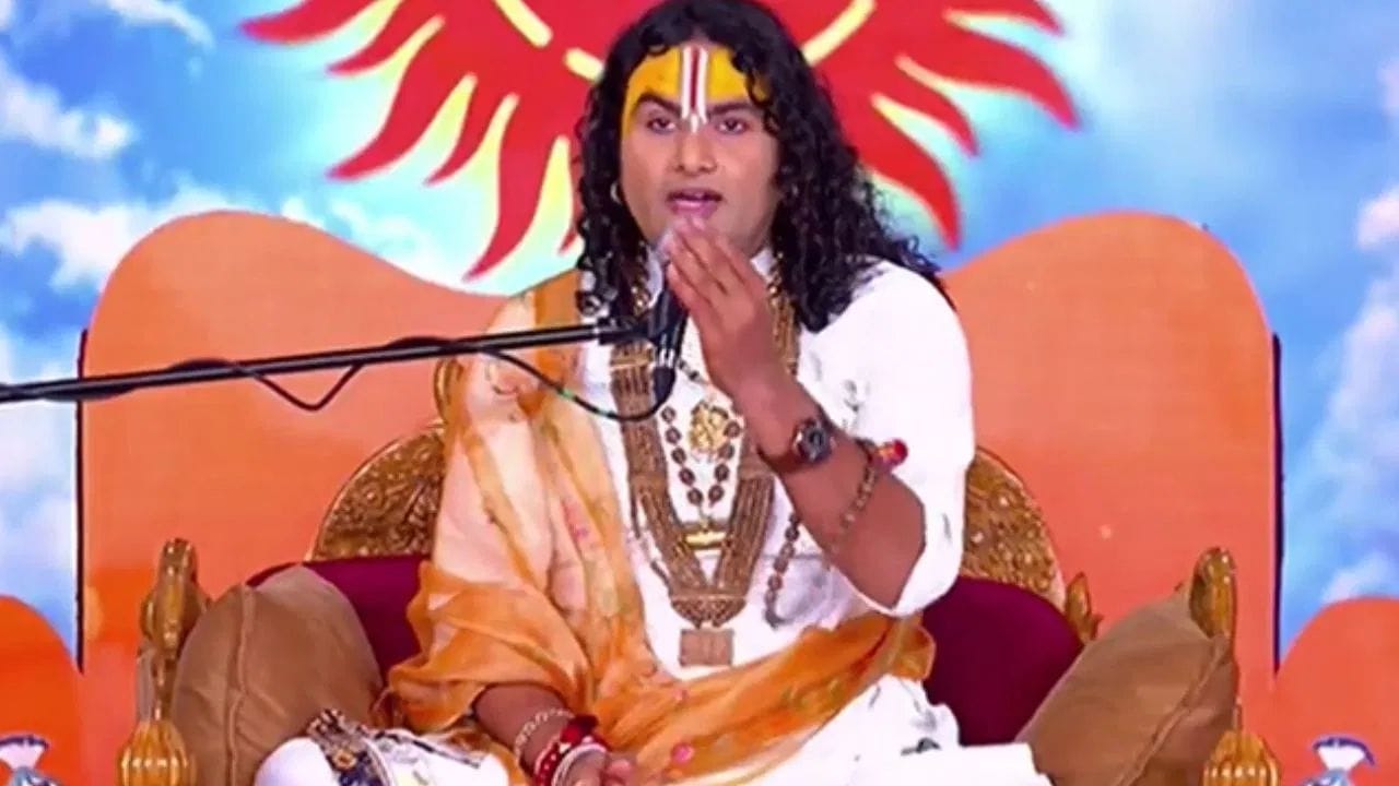 लायटरने धूप पेटवावा की नाही? अनिरुद्धाचार्य यांनी सांगितले उत्तर, जाणून घ्या