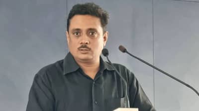 काही नगर परिषद निवडणुकांना अचानक स्थगिती, असीम सरोदे यांचं ते ट्विट चर्चेत, केली मोठी मागणी