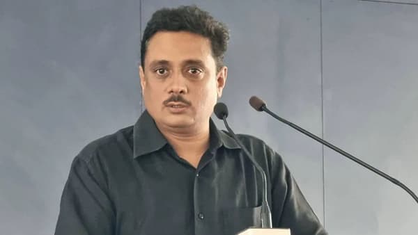 काही नगर परिषद निवडणुकांना अचानक स्थगिती, असीम सरोदे यांचं ते ट्विट चर्चेत, केली मोठी मागणी