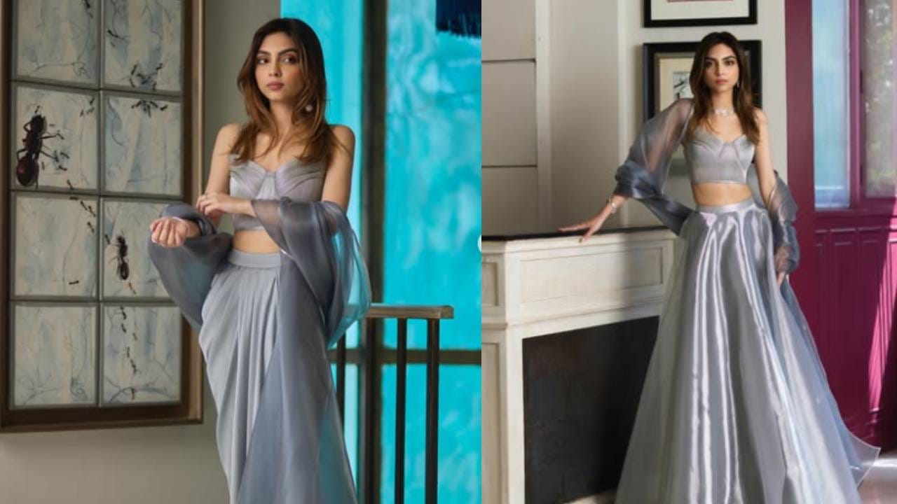 अवीवा सुंदरतेत बॉलिवूड अभिनेत्रींपेक्षा कमी नाही. तिचे हे फोटो याचा पुरावा आहेत.