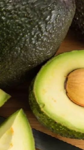 एवोकाडो आवडतं पण खिशाला परवडत नाही? हे आहेत उत्तम पर्याय