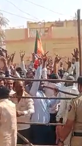 भाजपचा ऐतिहासिक विजय; 135 वर्षांची सत्ता मोडीत काढत कमळ फुलले