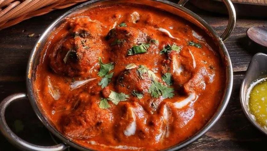 मूग डाळ खाल्ल्यानेही तुमच्या शरीराराल बरेच प्रोटीन मिळतात. शरीराला प्रोटीन फारच गरजेचे असतात. कारण शरीराला योग्य प्रमाणात प्रोटीन मिळाले तर स्नायूंना बळकटी येते. प्रोटीनमुळे शरीराला मजबुती मिळते. पण काही शाहाकारी पदार्थांमधूनही तुम्हाला प्रोटीन मिळते.