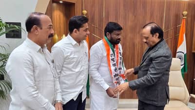 मोठी बातमी ! बडा नेता लागला गळाला, थेट पक्षप्रवेश, अजितदादांच्या खेळीने समीकरणं बदलणार