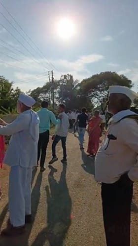 भ्रष्टाचार झाल्याची तक्रार केल्यानंतर 6 जणांकडून तक्रारदारावर हल्ला