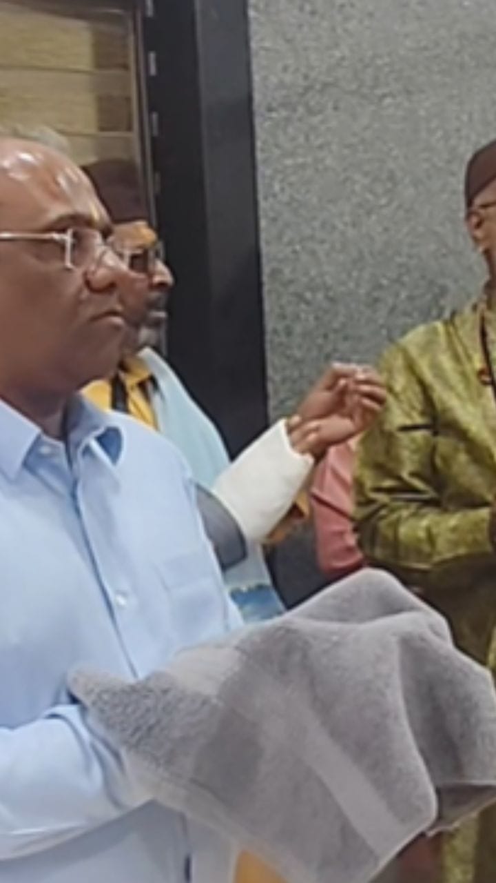 चिंतन पटेल यांनी मंत्रोच्चारात स्विकारला नगराध्यक्षपदाचा पदभार